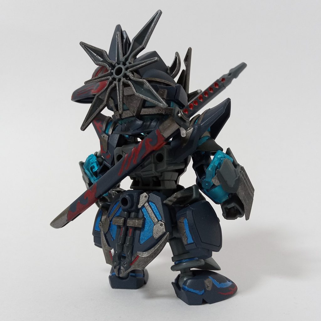 背面背面スカート、情報量が多くて好きです✨鎖鎌っぽいのが付いてますね。一応、複製してみましたが、完成してません😅