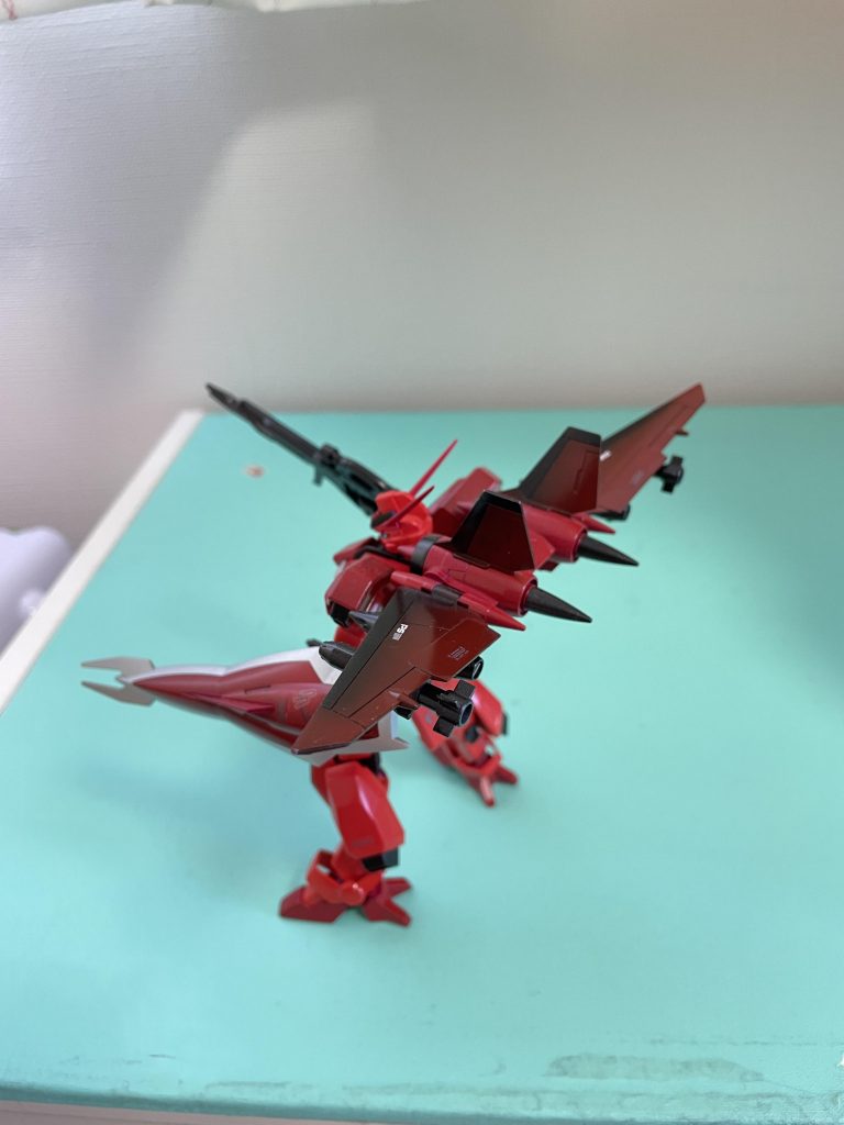 ウィングは練習がてらエアブラシでグラデーションしてみましたが難しいですね… 