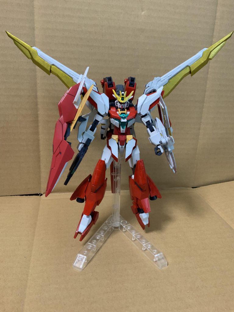 ヒロトのコアガンダム2と合体してサンシャインガンダムになります。