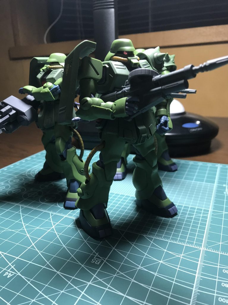 昔見たMSERAでザクFZがザクマシンガンを装備しているのが何気に好きでこの装備にしました。また、このフリッツヘルメットタイプは数が揃うとドイツ軍っぽくて気に入りました。