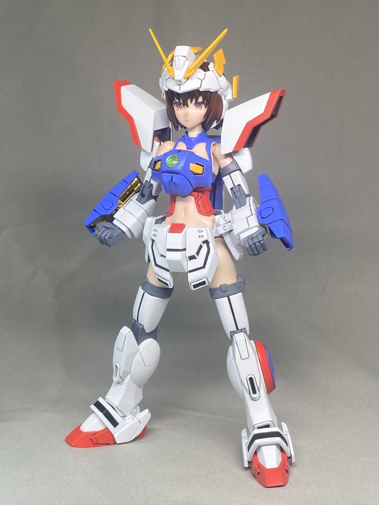 続いてバトルモード。なんかの拍子で性格が一変するみたいな。フェイスオープンのギミックを、前髪の変化で表現するのは、我ながらいいアイデアだったと思う