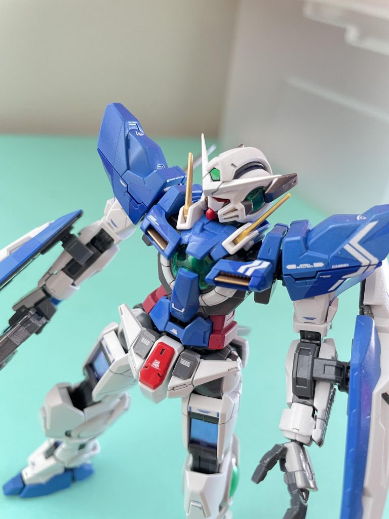 RGなので基本塗装はせずに簡単仕上げです。そのせいか…青色部分をスプリッター迷彩風にしたかったのですが、全然目立ってないですね（汗）