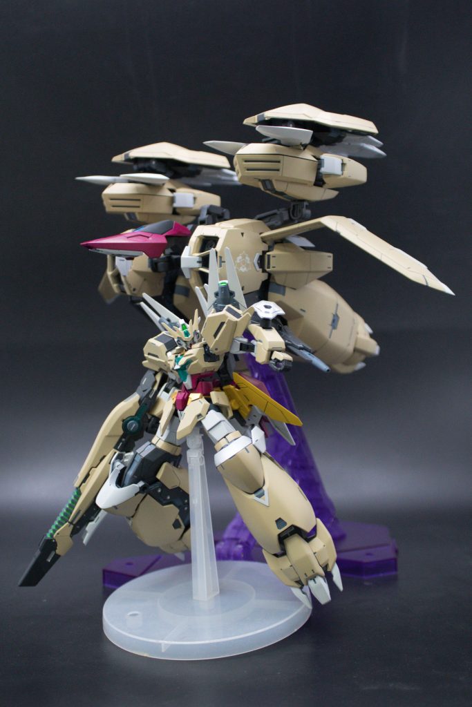 それ以外、ガネーシャには機首をつけており、ガネーシャファイターという支援機としても活用できる。