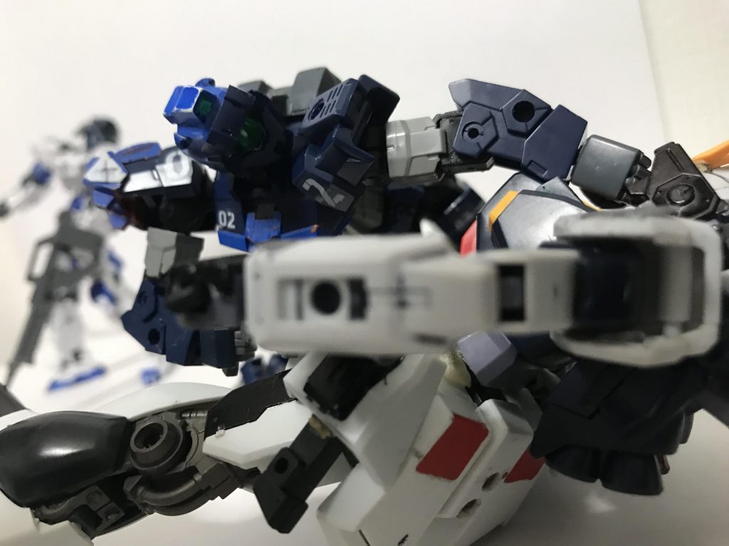 νs「ヴァ…」ディスティニー「じゃあな…」νsガンダム「行ったか…」