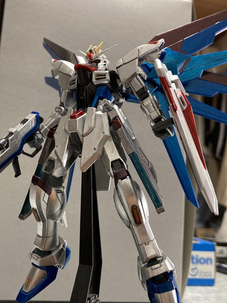 いろんな方の作品を見て模索してみました脚、肩の筋彫りと整形を…腰もスリムに