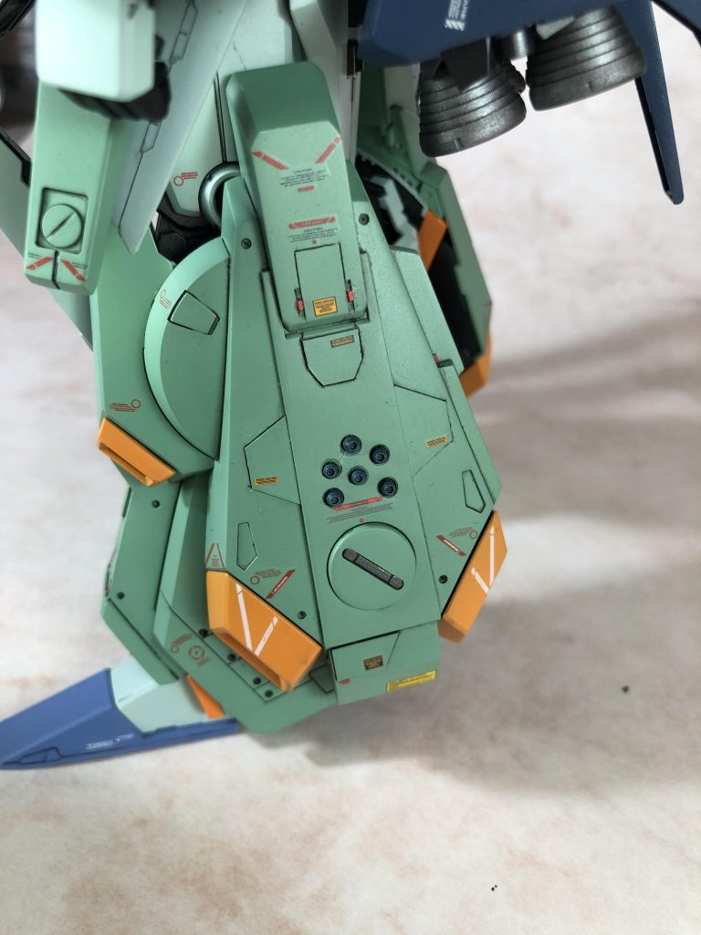 筋彫り、レッドポイント、プラ板、ディテールアップパーツ。