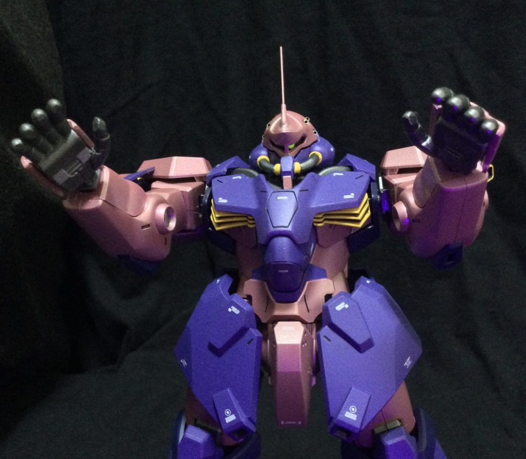 「エメラルダ…！やり直しはきかないんだぞ！」「やっているッ‼︎」（これがやりたかったの図）MGガンキャノンのハンドパーツが丁度良い大きさだったので、平手パーツを作成しました。