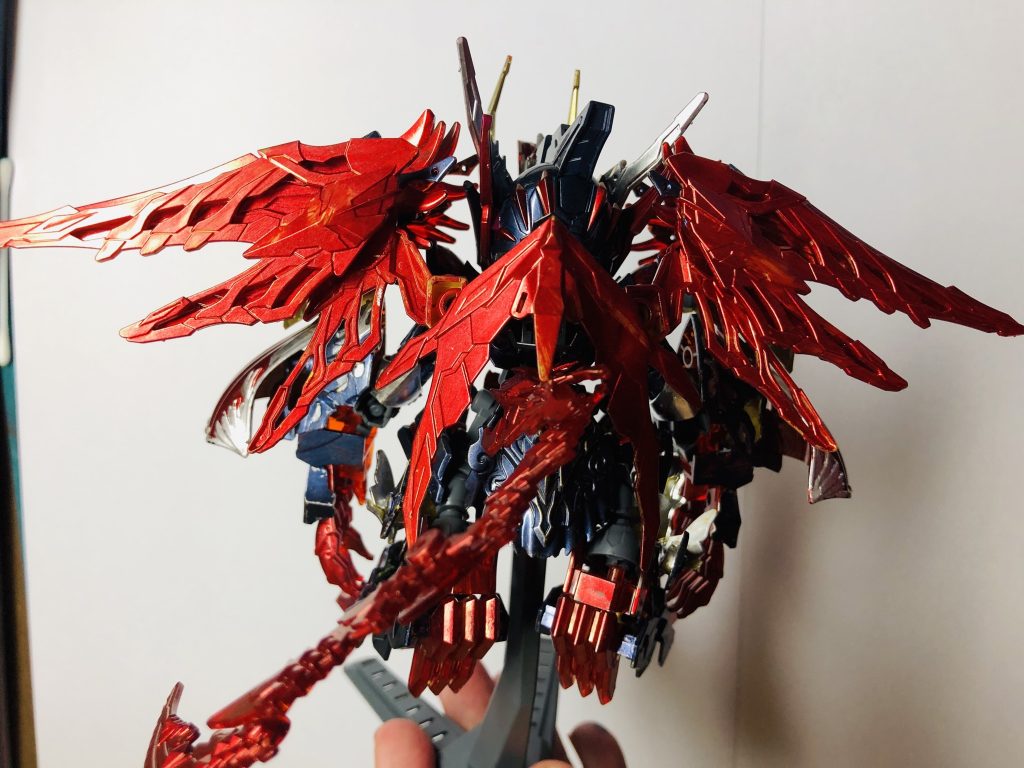 背面、信長のムチ？を尻尾にして諸葛亮の翼をつけてます。