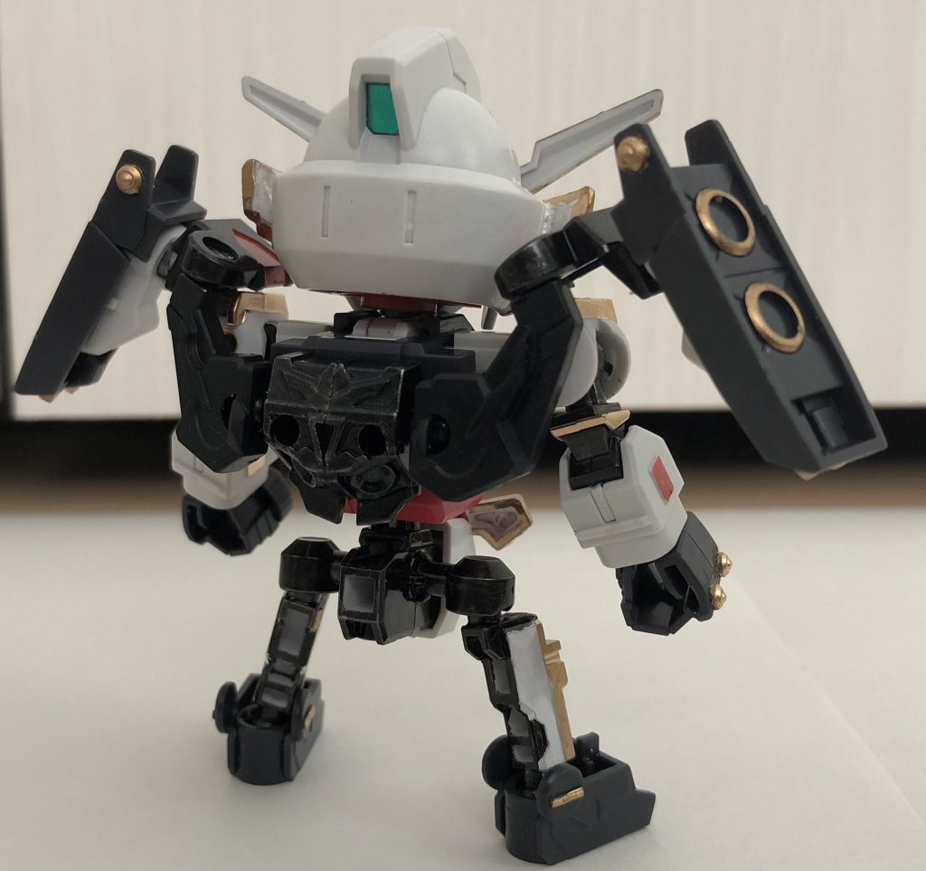 光亜頑駄無(コアガンダム)過去の記憶を失っており、記憶を取り戻す為に天宮の国を旅する流浪人。フレディを助けたのをキッカケに彼の村の用心棒として雇われる。謎の声の導きにより、光の玉を持つ仲間を集める事となる。流派：毘流努(ビルド)流好きな物：頑張っている奴嫌いな物：命を大切にしない奴心核結晶(コアクリスタル)光亜頑駄無の胸に輝く結晶体。光の玉と共鳴し、発光する。光の玉《アス》光亜頑駄無が、元々持っていた青い宝玉。《マキ・ビー・アス・マー・ジュ・サタ・ウラ・ネプ》全ての光の玉が揃う時、何かが起こる?!