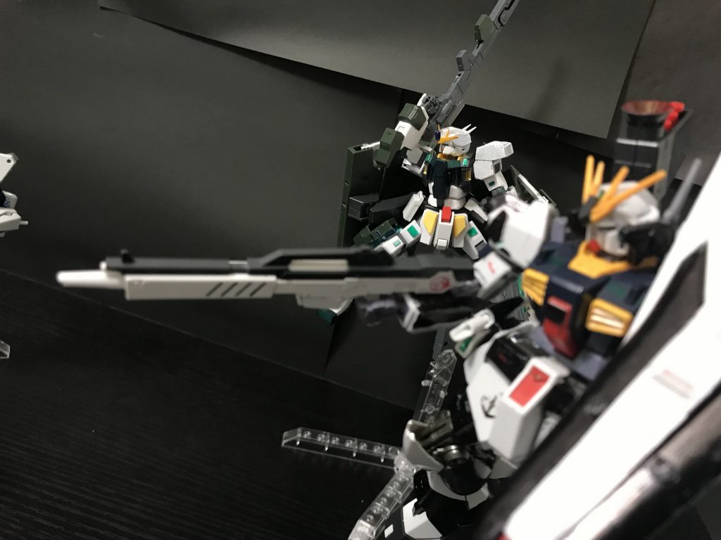 サバーニｧー「所で君の名前はなんだい？」νsガンダム「νsガンダム」サバーニｧー「なに？VS？」νsガンダム「ニュース！」サバーニｧー「また来たぞ！」