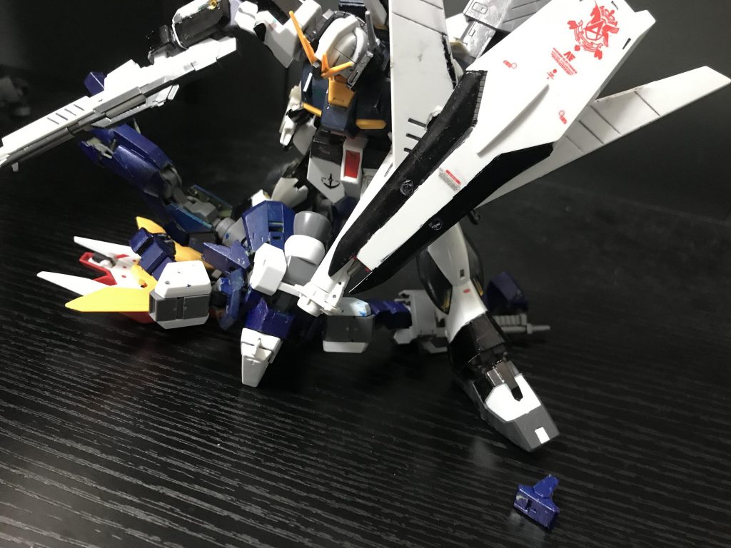 νsガンダム「…」サバーニァー「え！なんか言わないの？　じゃあ、」サバーニァー「これでジ・エンドだ！」