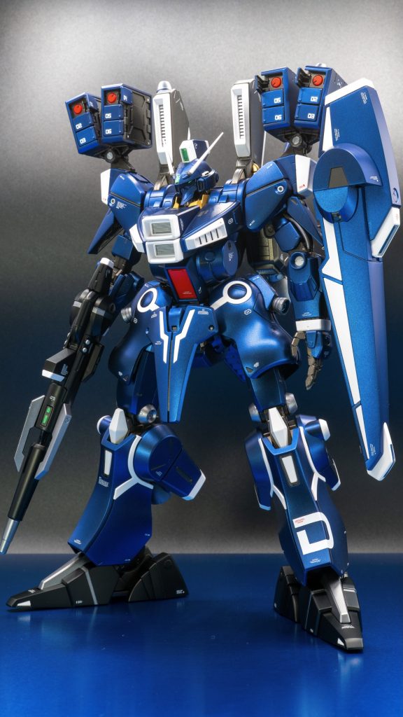 メインカラーはブルー系のパールを使っています。