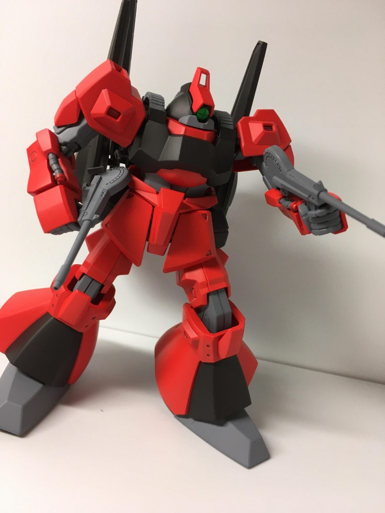 メインのレッドはピンクサフ下地にモンザレッドを吹きました発色も良く綺麗に仕上がりました