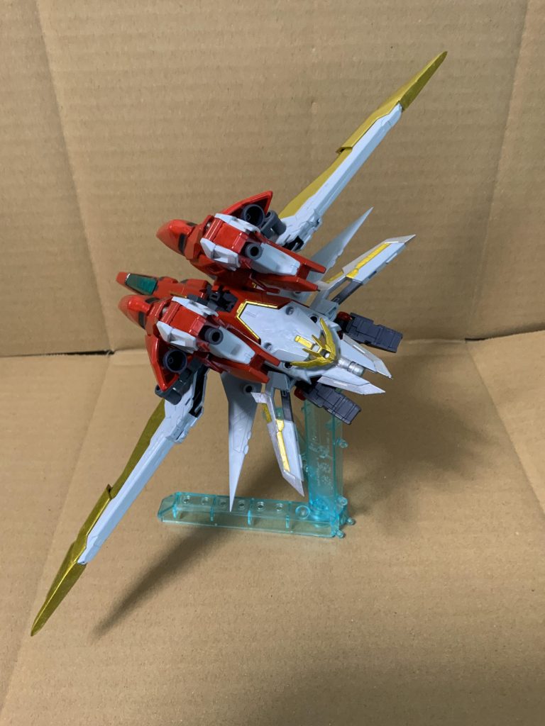 飛行形態のバックショットです。