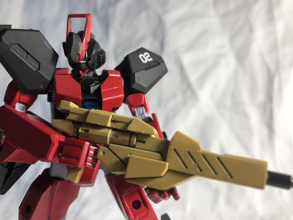 アサルトライフルは実弾兵装であり、速射性、集弾性に優れている。中距離ではこの武器を使う。