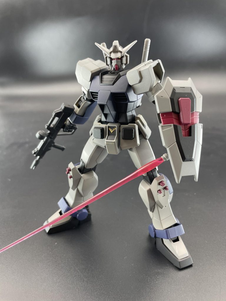 ビームサーベル装備。陸戦型ガンダム足とガンダム胴体により合計4本ビームサーベルが付いてきます。ガンダムブレイカーだとひたすらビームサーベルを使って斬って投げて使うんでしょうね。知らんけど。