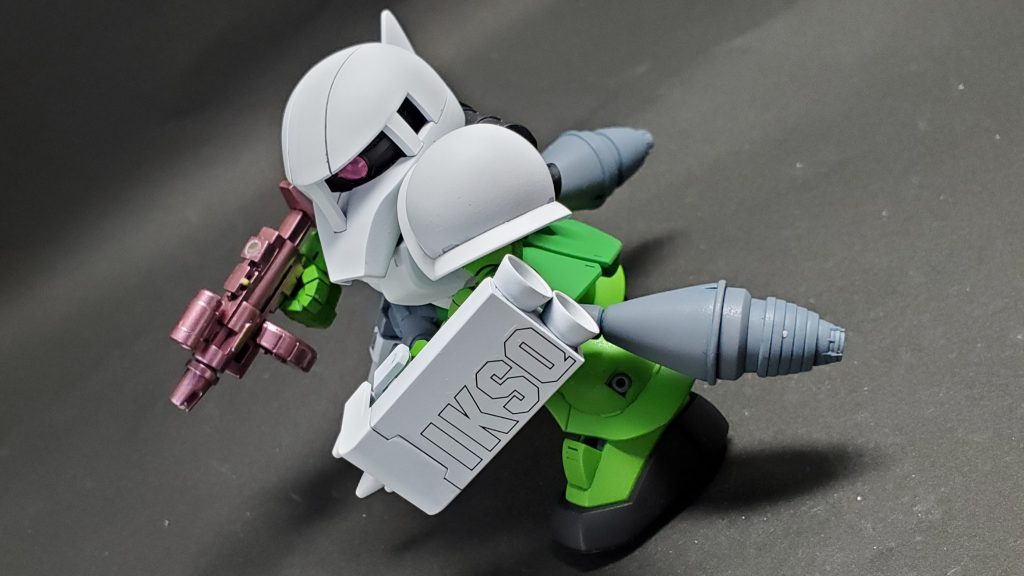 と、そんな感じで自分専用機を作りました。「自分が使うなら...」というところを第一に考えて、「ガンプラならでは」の設定やカラーリングになるように気を付けて作りました。好きな色であるルマングリーンをサブ配色的に使っているのがポイントです。