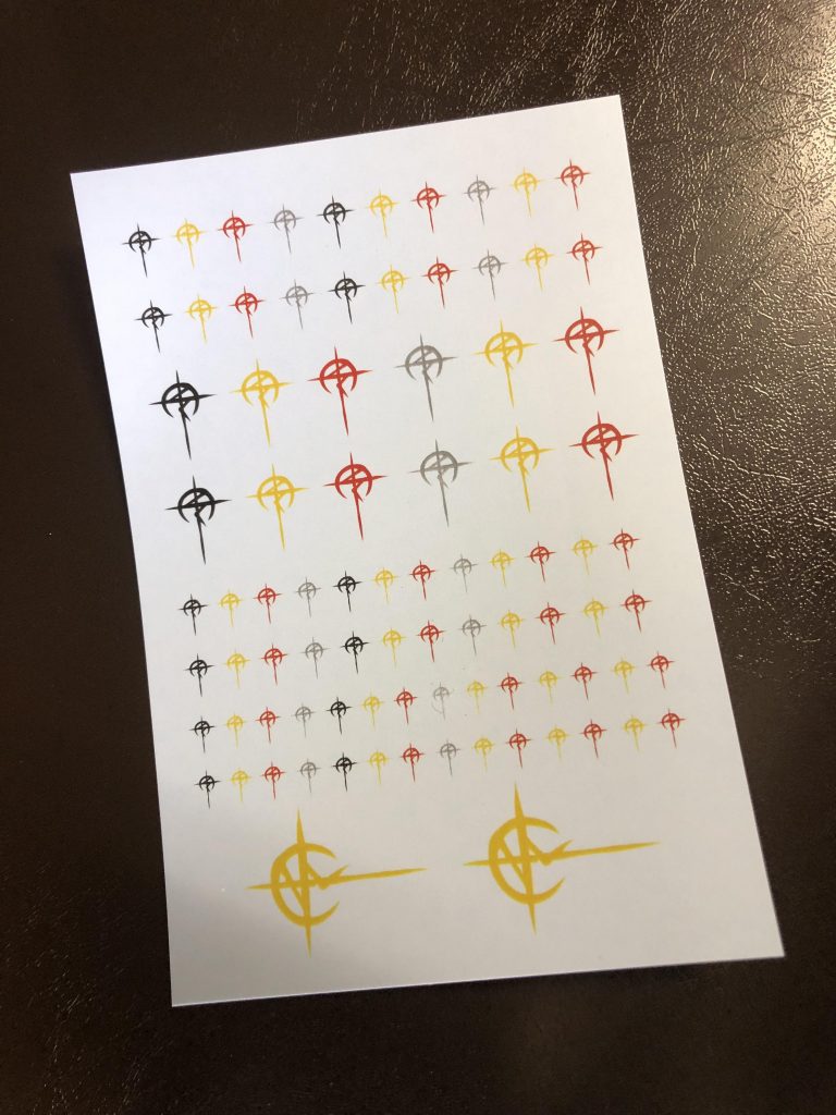 ハイキューパーツの自作デカールシールを使ってマフティーロゴを作りました。レーザー印刷機が必要なので条件がなかなか厳しいですが、これが出来るとデカールに困らないのでおすすめです。ただし白色のデカールを作るのはさらに条件が厳しいです。