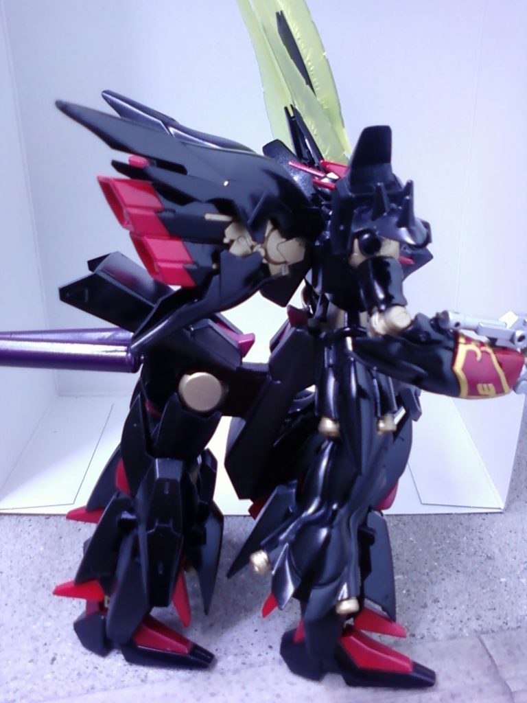 隕石群や地上戦でも高機動強襲出来るように４足だったりします。