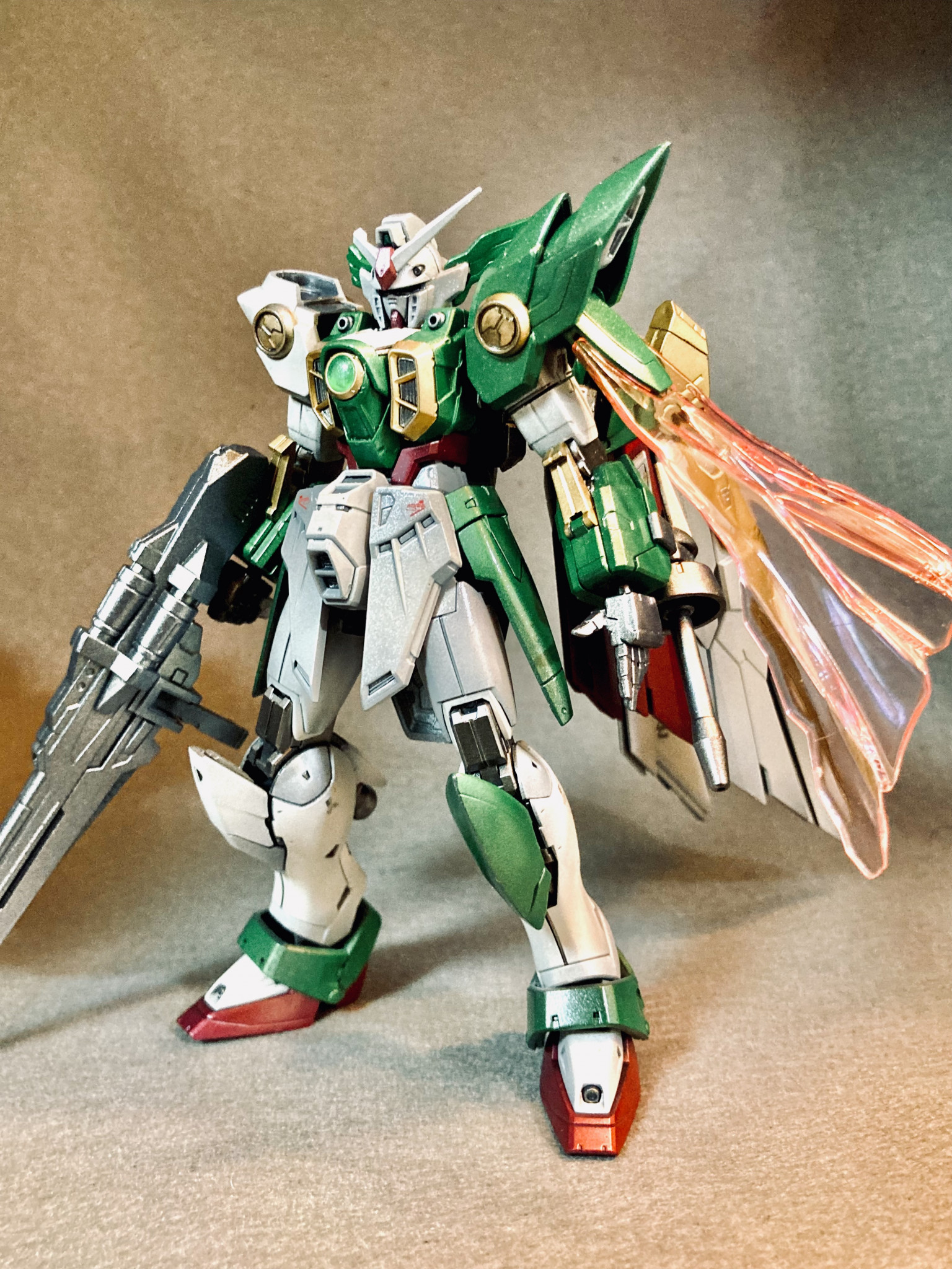 RGウイングガンダムフェニーチェ｜わっすぃーさんのガンプラ作品 