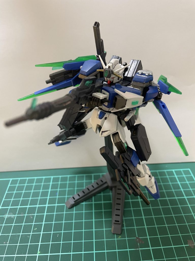 ビームアサルトカービンを構え、精密射撃。