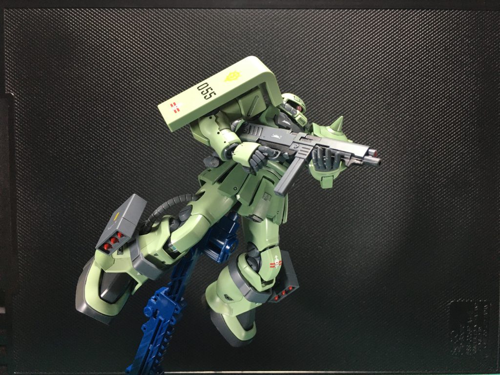 シールドに貼ったナンバー「055」は僕の誕生日である5月5日をどーにか入れ込みたかったんですが、4桁にするのはスペース不足だったので断念。「505」でも良かったかな?他に部隊がいるかな