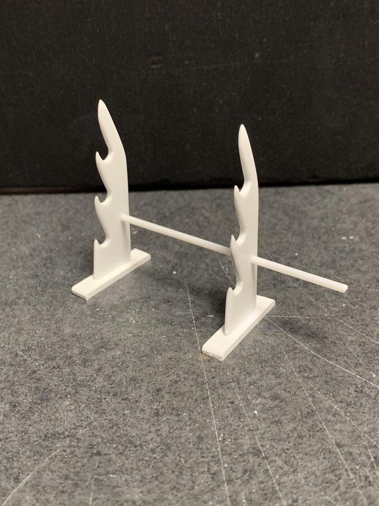 刀掛けはプラ板から出来ています