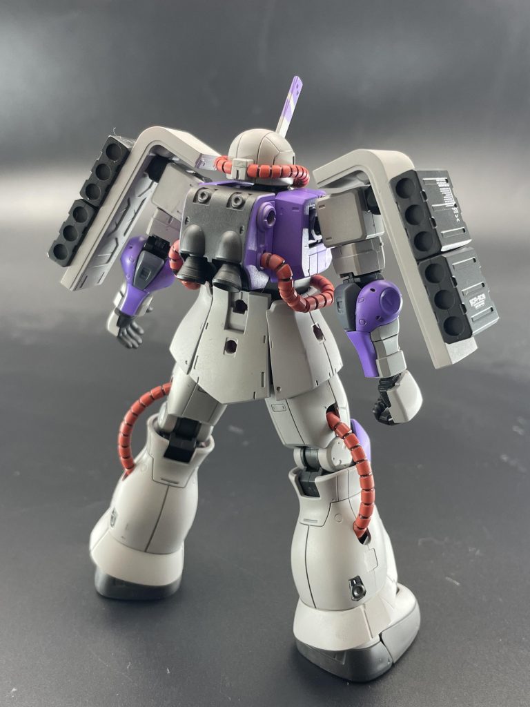 武装なし後ろバックパックにも機体カラーを載せておしゃれしました。