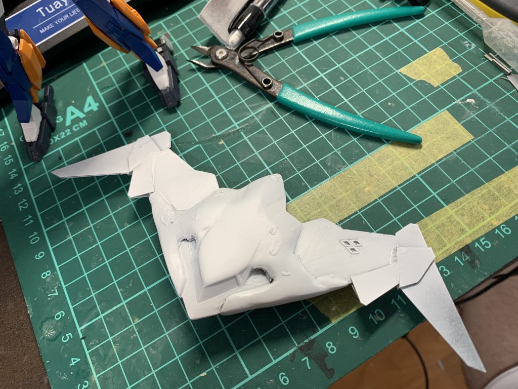 本来のステルスガオーⅢの状態では羽の展開はしませんが、合体後を意識してこの形に