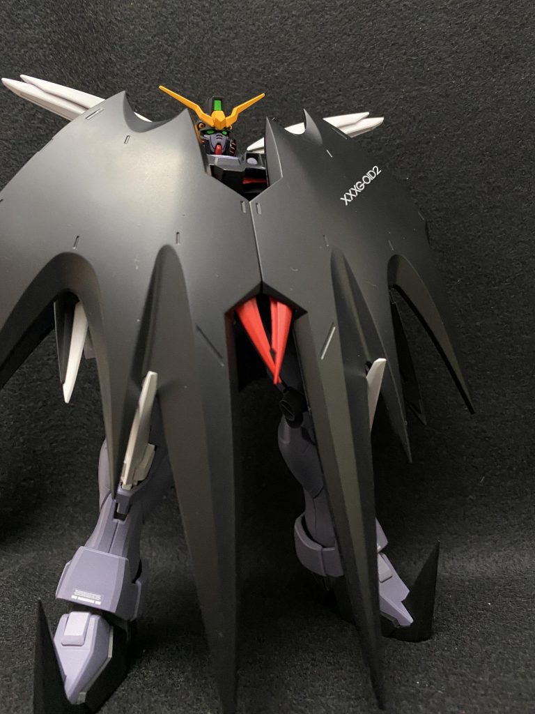 黒背景と同化してしまいますな…