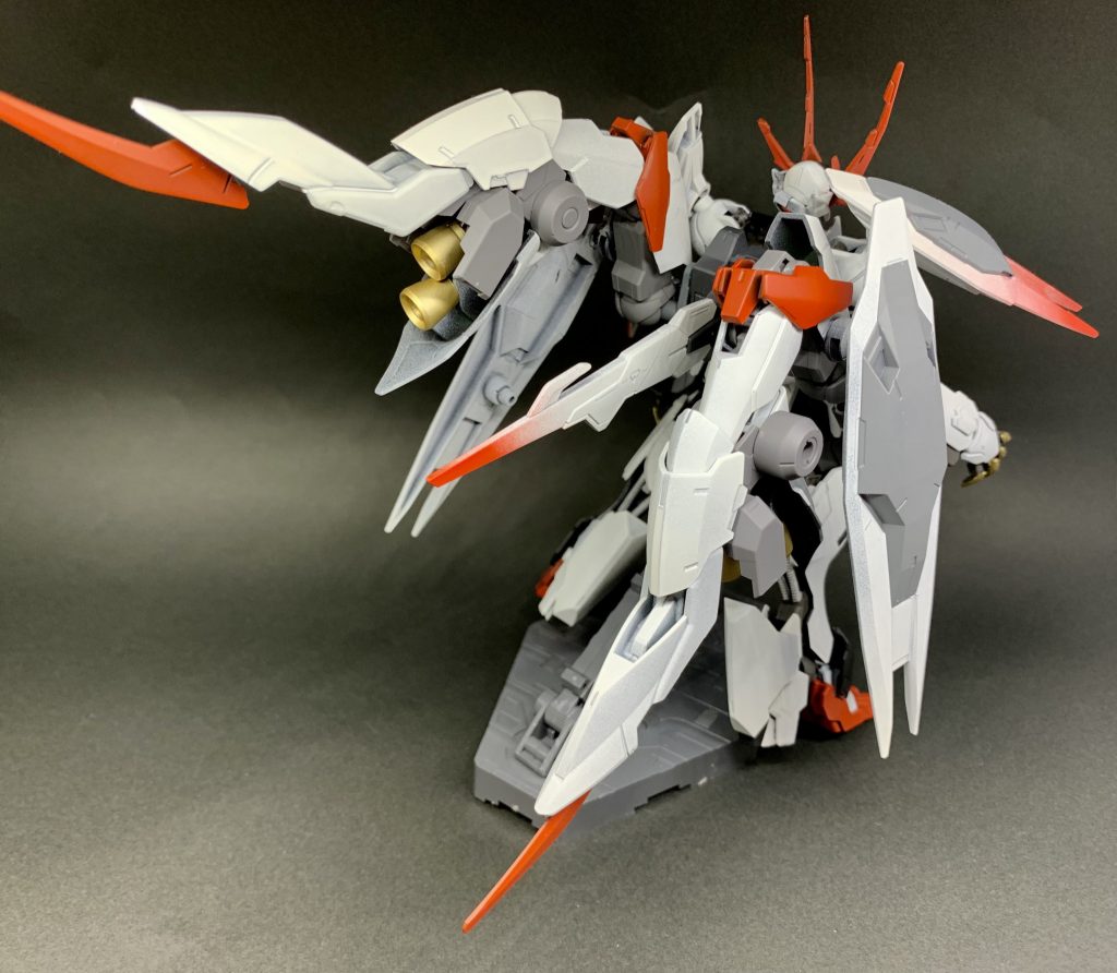 バックパックにはレギンレイズジュリアの脚部をそのまま使ってます