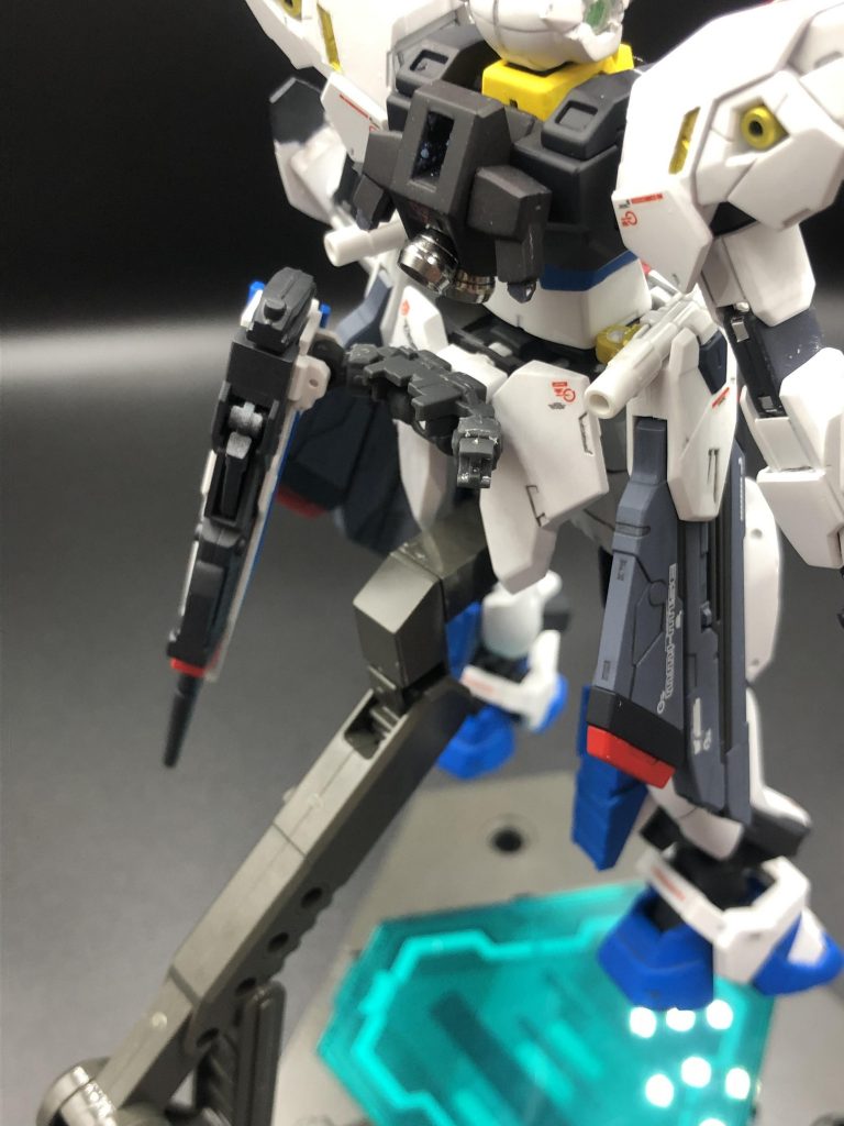 ビームライフルのマウントはこんな構造してます。