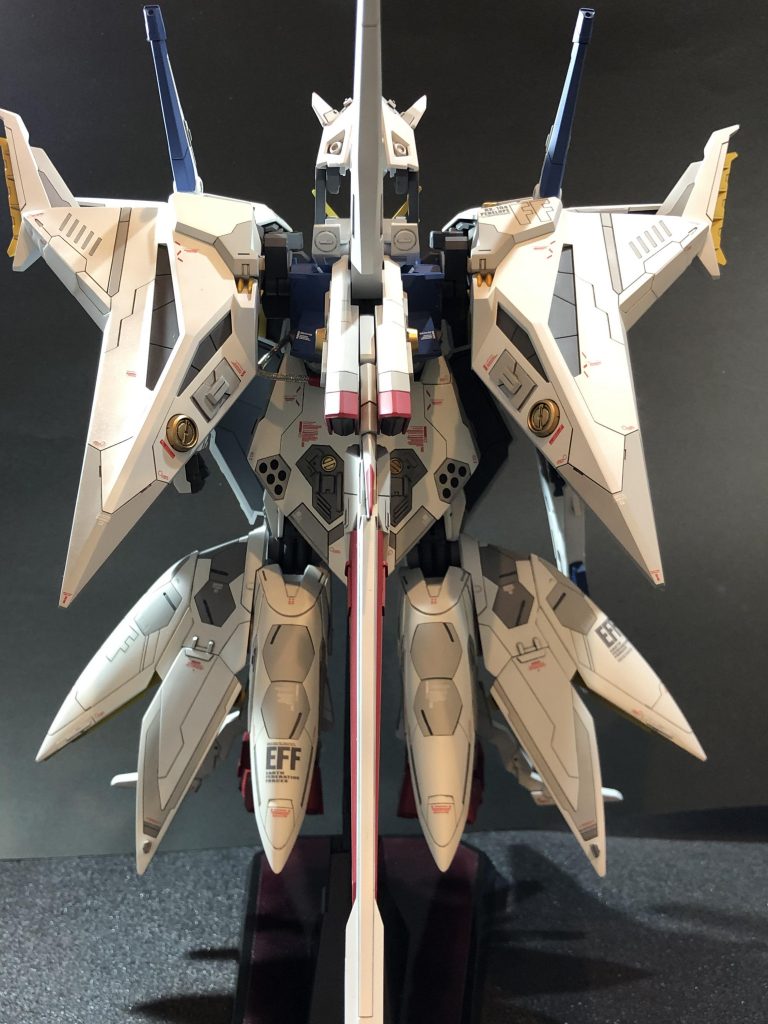 後ろ姿はもともとキレイなシルエット。