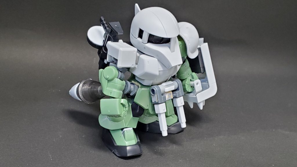 カラーリングは塗装前の状態をモチーフにしています。