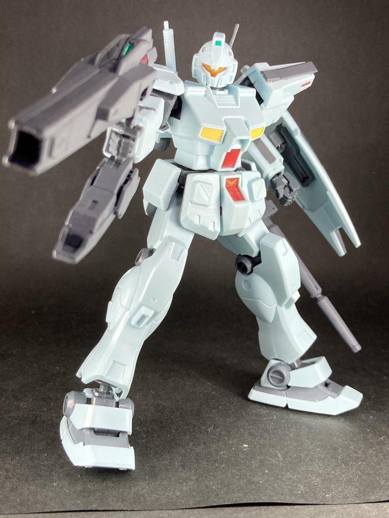 メイン武装。ビームバズーカ。コの字型の銃武装。スコープも兼ねたエネルギーパックを変える事で弾丸性質などが変化する。