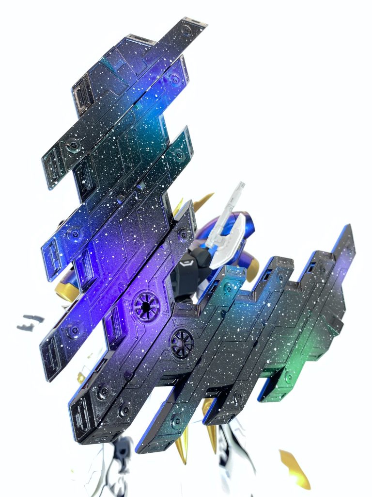 サイコプレート背面の塗装はELダイバーが生まれる地の星空をイメージ。