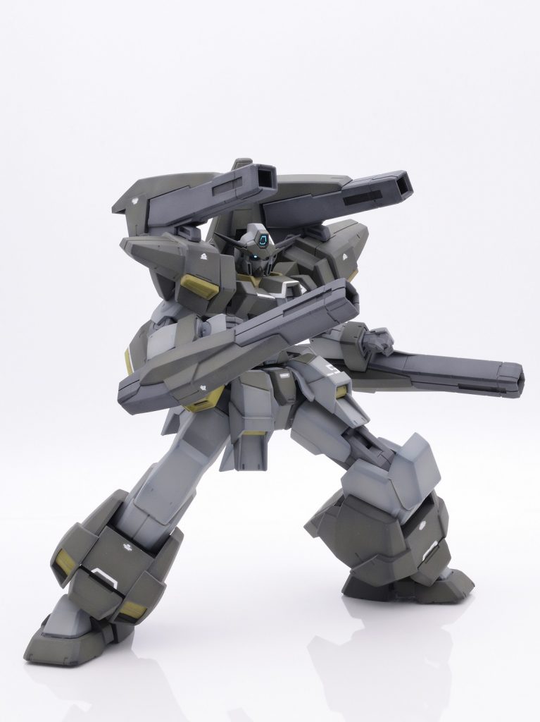 本体の白ラインはマスキング+塗装で、足部の白ラインのみデカール切り貼りしました。