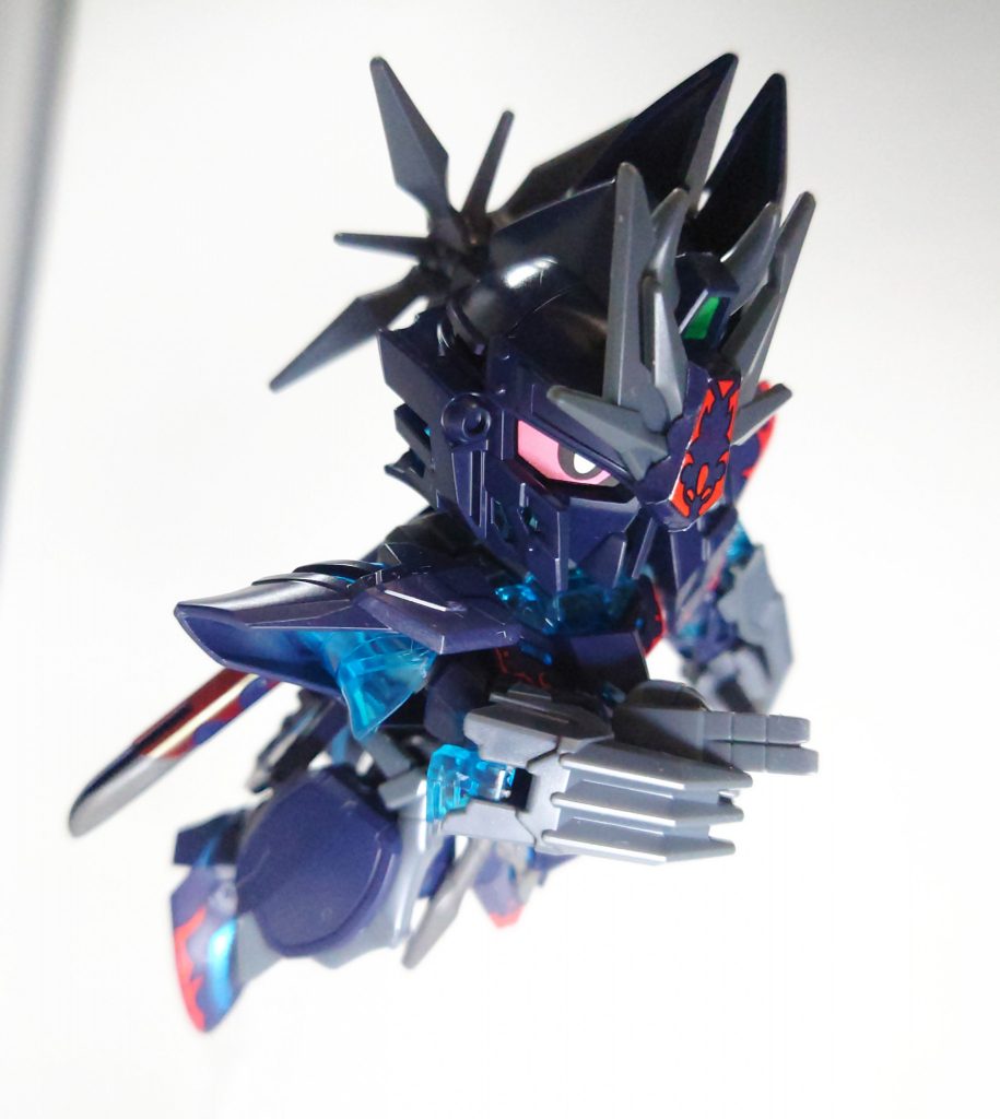 本来だと変形して可愛いキツネ形態になるわけですが、Twitterにてクリアパーツの破損報告がちょいちょい見られたので、怖くて変形させられませんでした・・・。