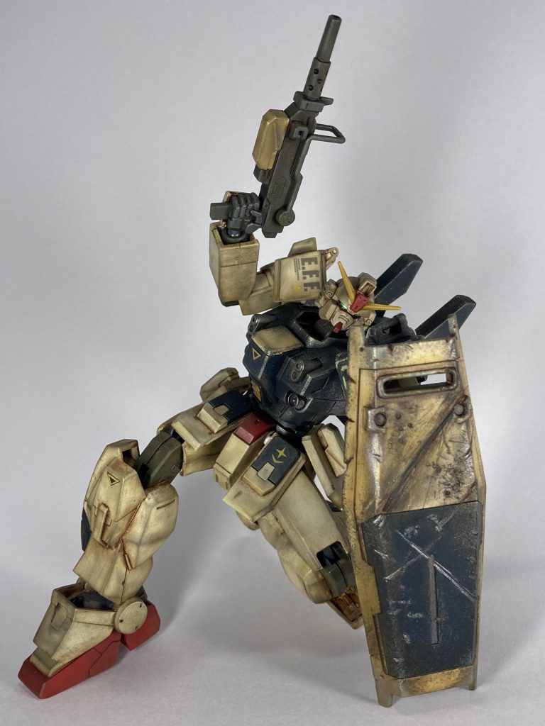 汚し加減が今ひとつ掴みきれず、全体をぼんやりさせてしまったのとエッジの汚し方に工夫が必要だなと反省しました。全体の光沢も、もう少し抑えたかった感。(-ω-)ウェザリング自体は凄く楽しかったので、工夫を凝らして更に完成度が上がるよう今後チャレンジしたい所存です。