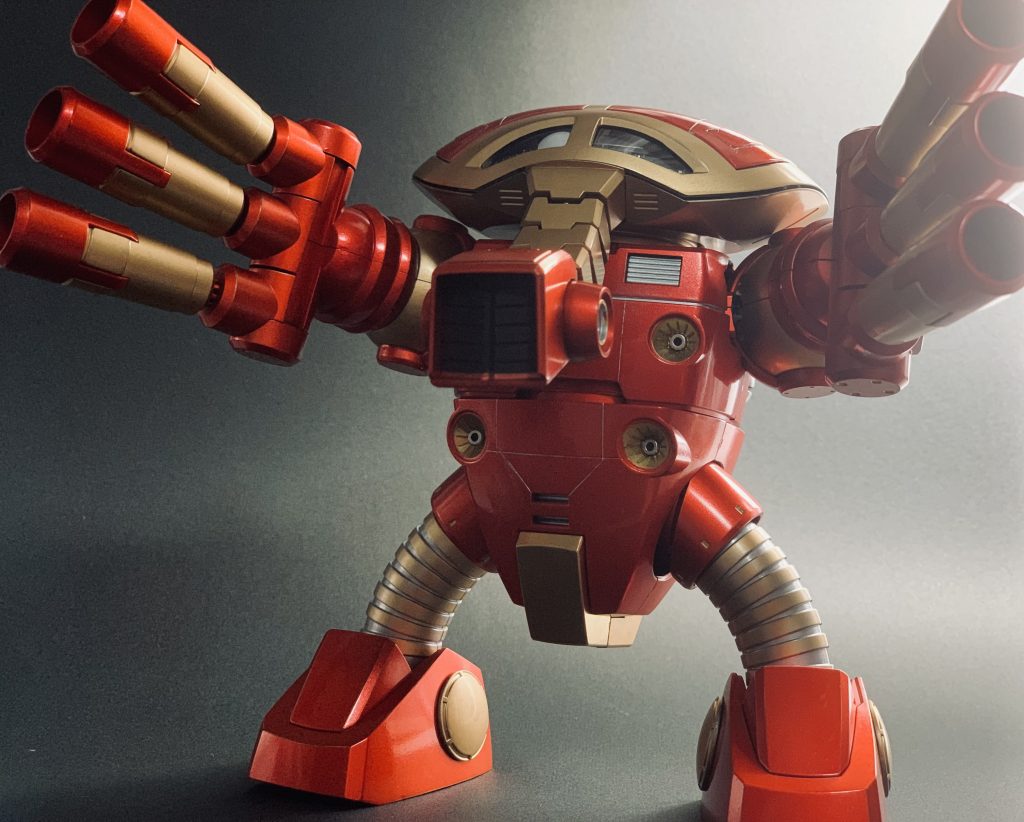 アクションポーズ。ただ手をあげただけなのにカッコいいのはさすがジュアッグですね♪