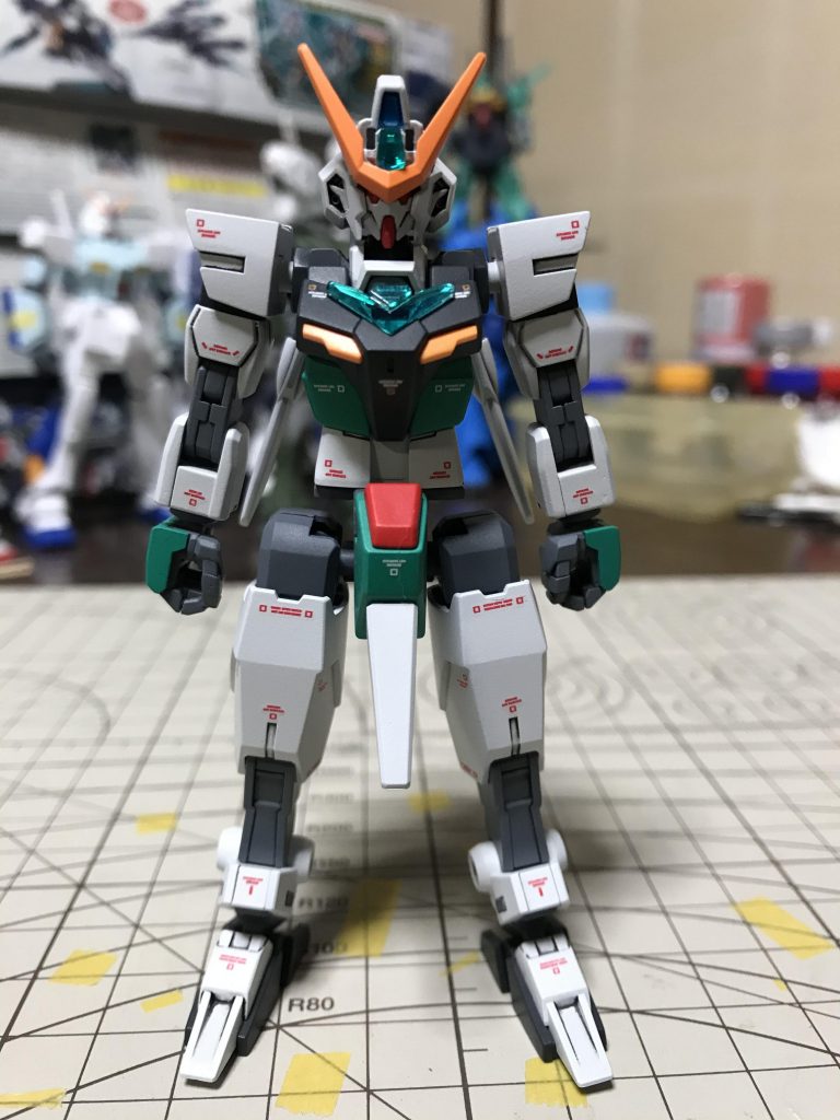 中の人？正面になります。アーマーかぶせたらデカール見えなくなるのにアホみたいに貼りまくってます。