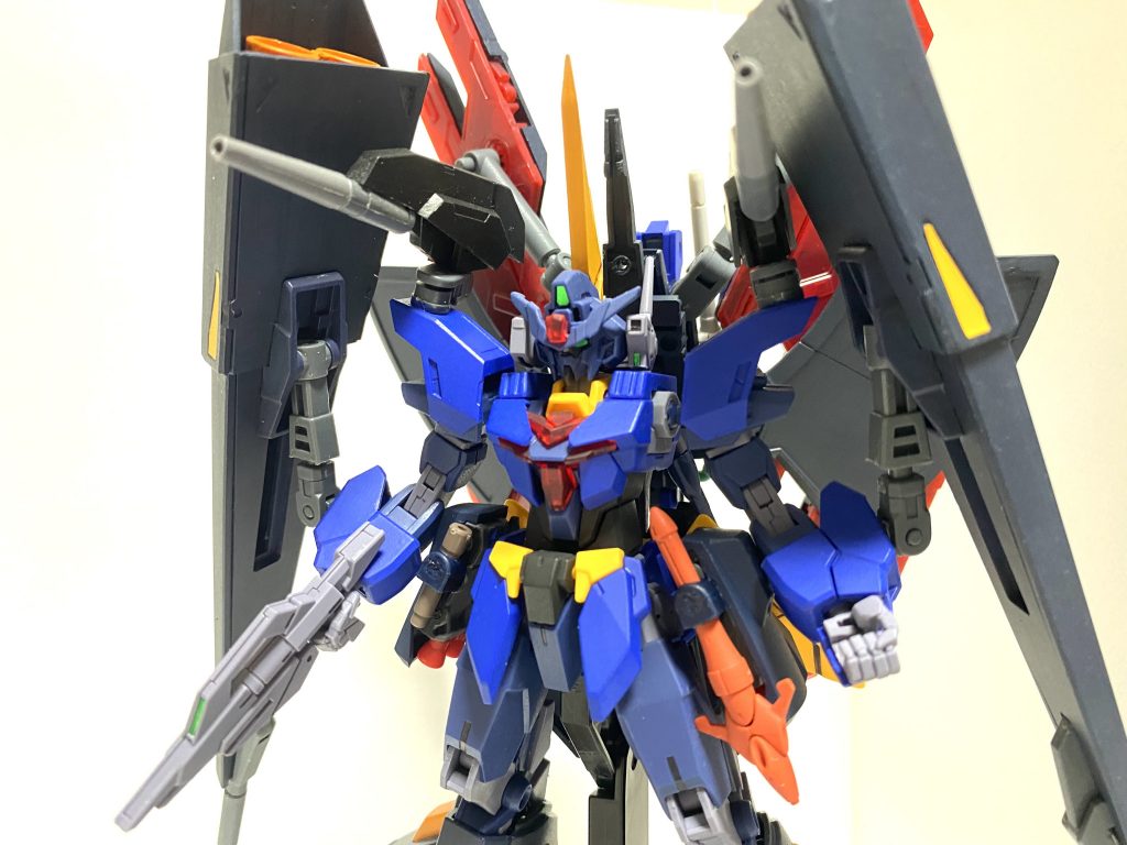 ガブスレイ　肩部ビームキャノン両手が塞がらず、射角が自由にとれる、扱いやすいビームキャノン。