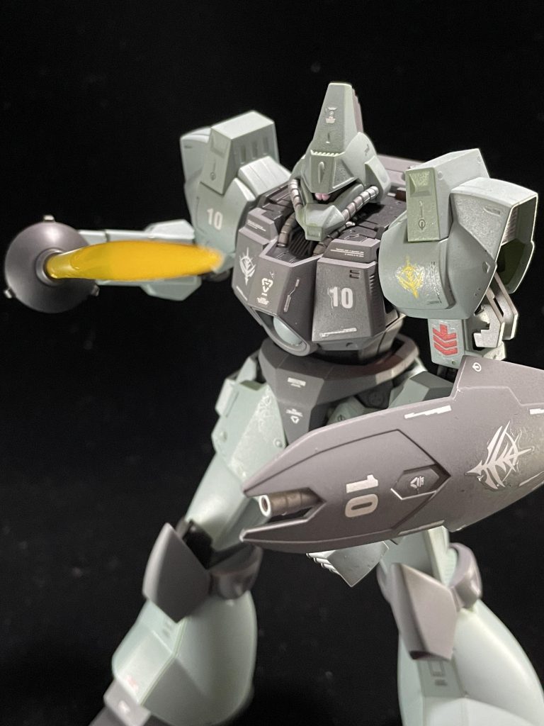 ビームサーベルも無かったのでギャンサーベルは持たせました。