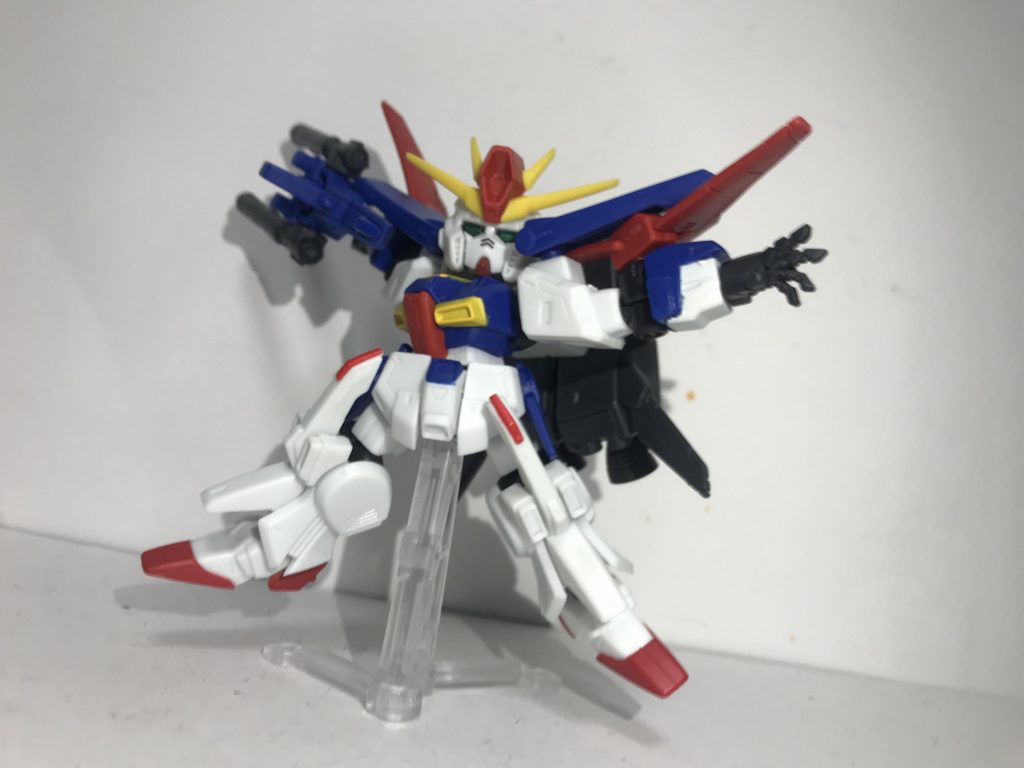 ピカン！はい！やっちゃったぁ…肩の関節を一段階変えることによりハイメガキャノンの例のポーズが出来ます！1000円でこれはやばすぎる…やり方に関しては公式ではありません。独断です今回でモビルスーツアンサンブル17弾は以上です！ここまで見てくださった方！ギュネイは当たりませんでした！（盛大な報告）ではご観覧頂きありがとうございました…