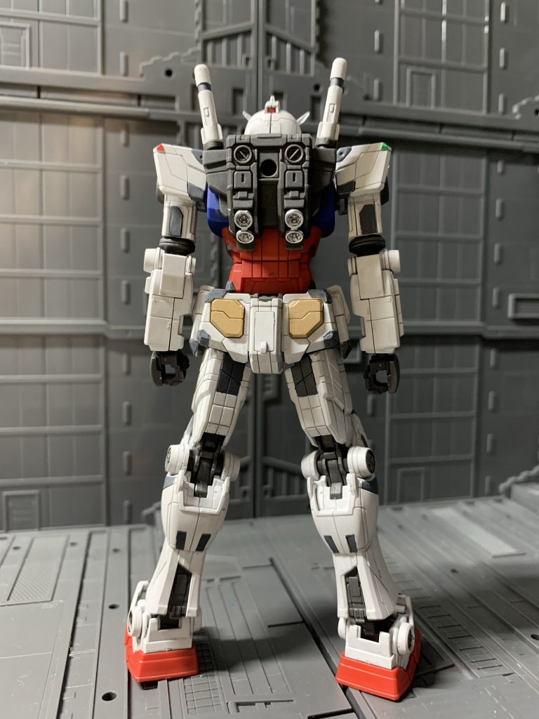 バックショット。バーニアノズルのシルバー塗装はアレンジです。