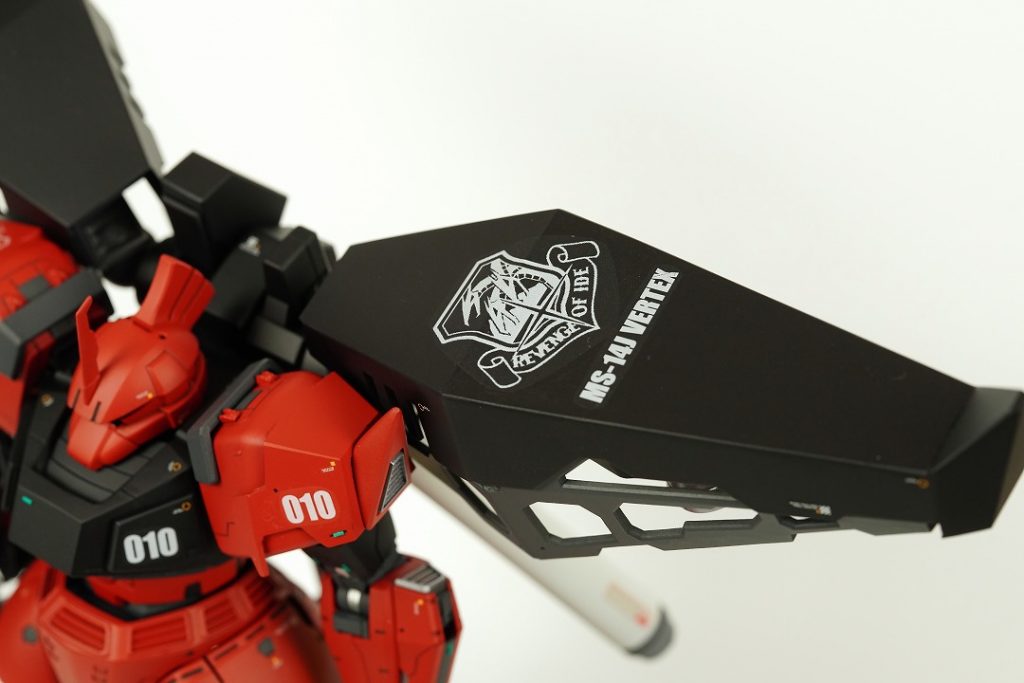 各部マーキングやエンブレムは自作デカールです。