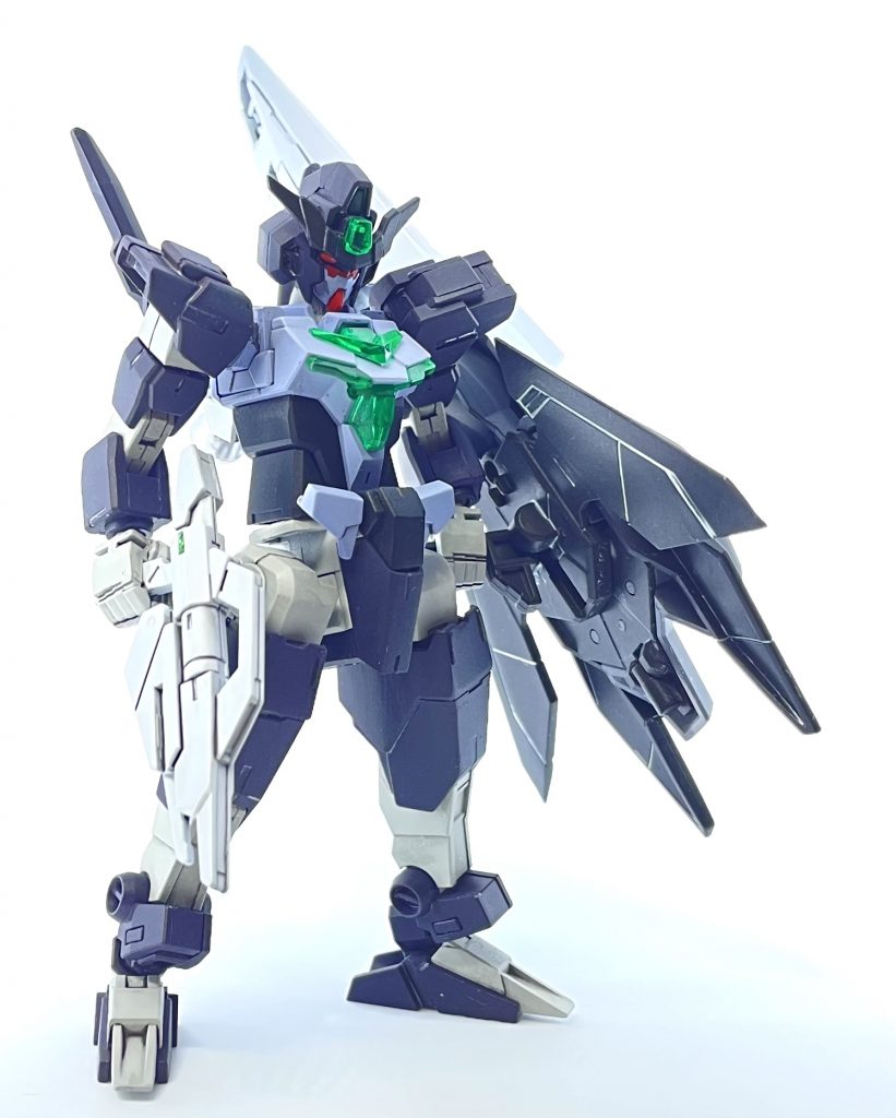 コアガンダムは太もも、首をそれぞれ延長しています。