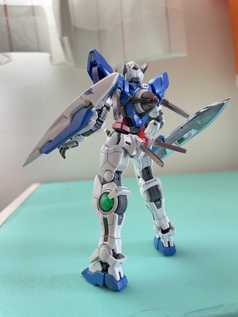 脚パーツにカーボンフィルムを貼ってアクセントつけてます。RGなので簡単仕上げでも、カッコいいですね！