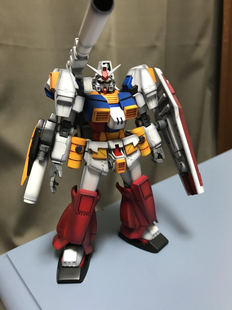 メインカメラは付属のシールを貼り何度もスーパークリアを吹いてテラテラにしてます