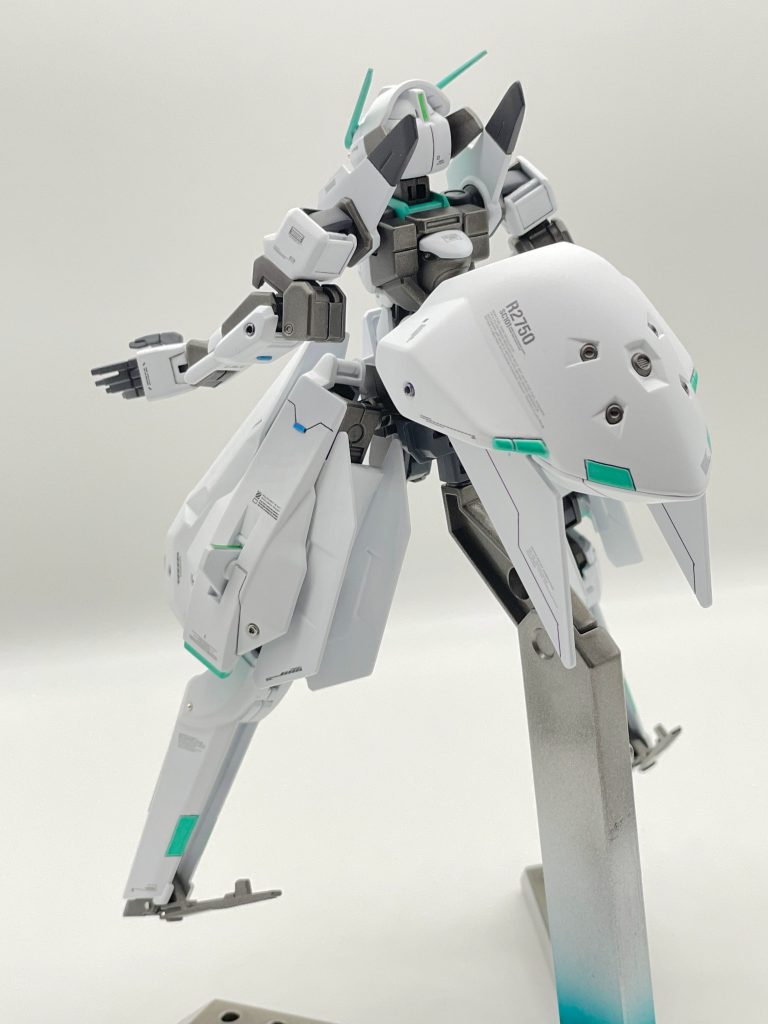 バックショット。パネルラインで塗り分け差し色を少々。